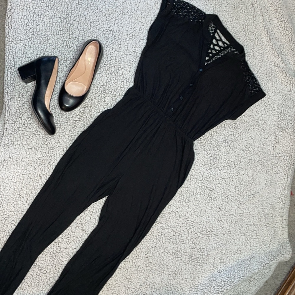!LAST CHANCE! Donating soon! 
NWT button up jumper